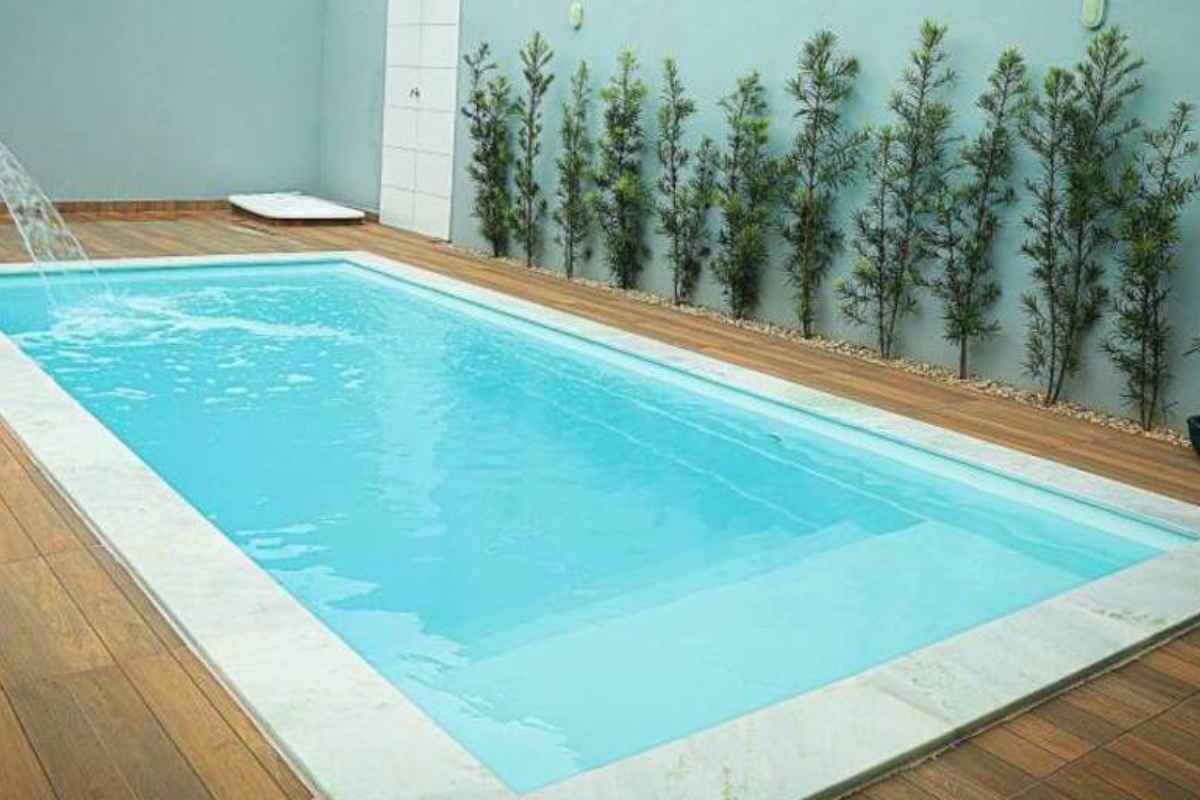 piscina fibra branca ou azul