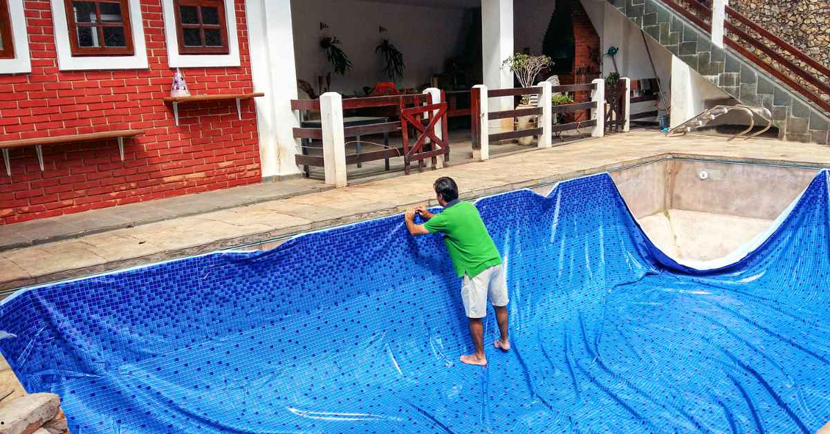 Quando trocar o vinil da piscina