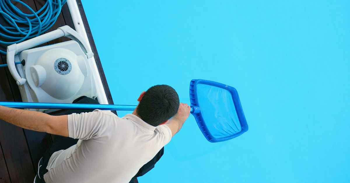 Quanto cobra um piscineiro