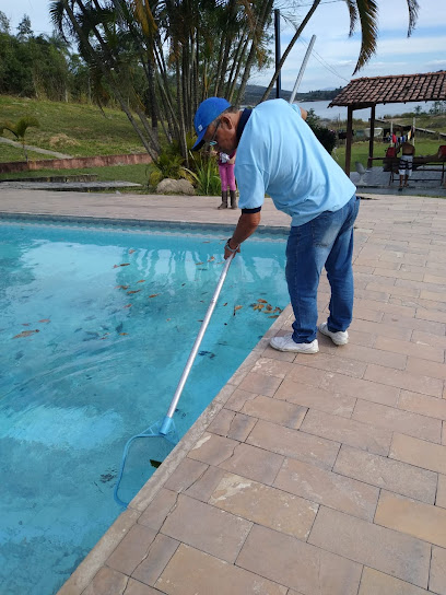 Foto do piscineiro Piscina Fácil - Limpeza E Manutenção em Serra - ES
